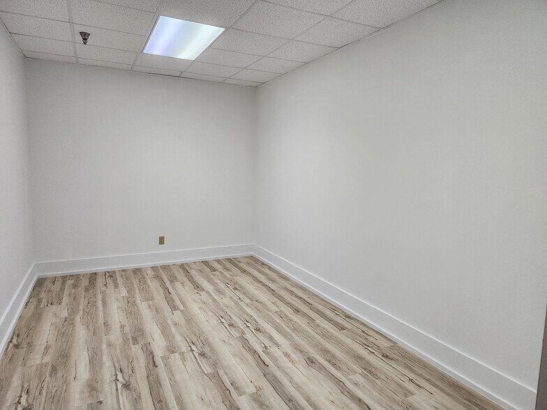 More Photos Of 33 6th St S, Saint Petersburg Loft Creative Space For Lease