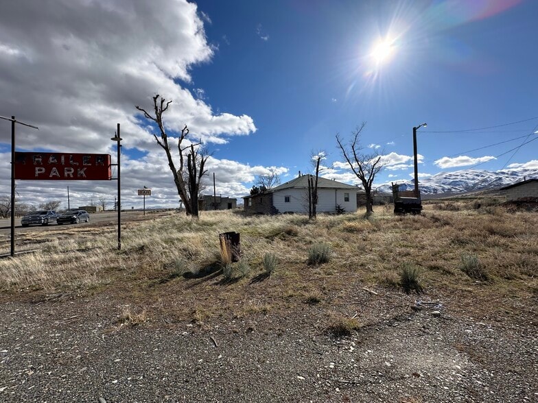 More Photos Of 5975 US Highway 95, Winnemucca Trailer Camper Park For Sale