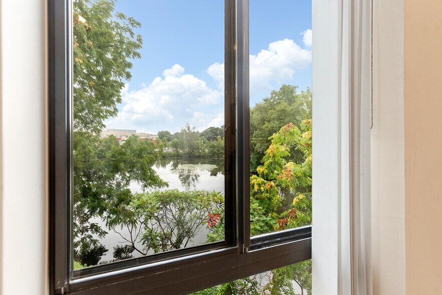 More Photos Of 63 Shore Rd, Winchester Medical For Lease