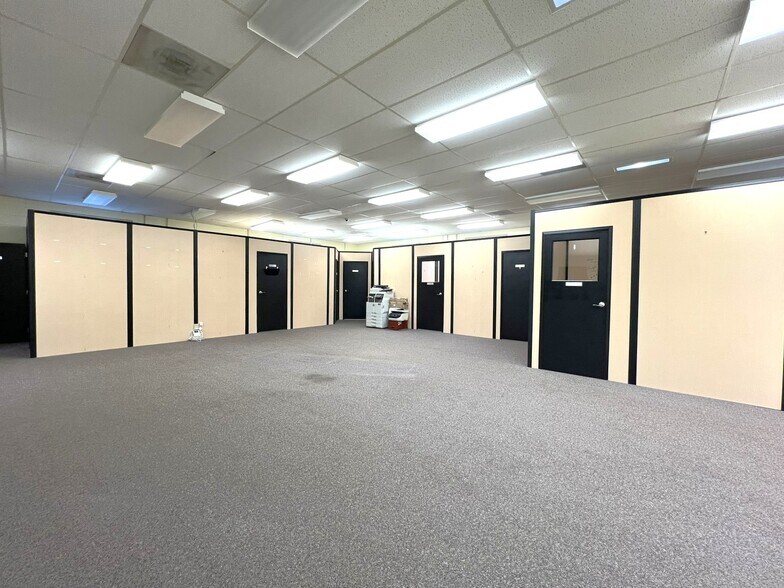 More Photos Of 163 9th St, New Florence Medical For Sale