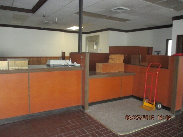 More Photos Of 398 Main St, Tulelake Bank For Sale