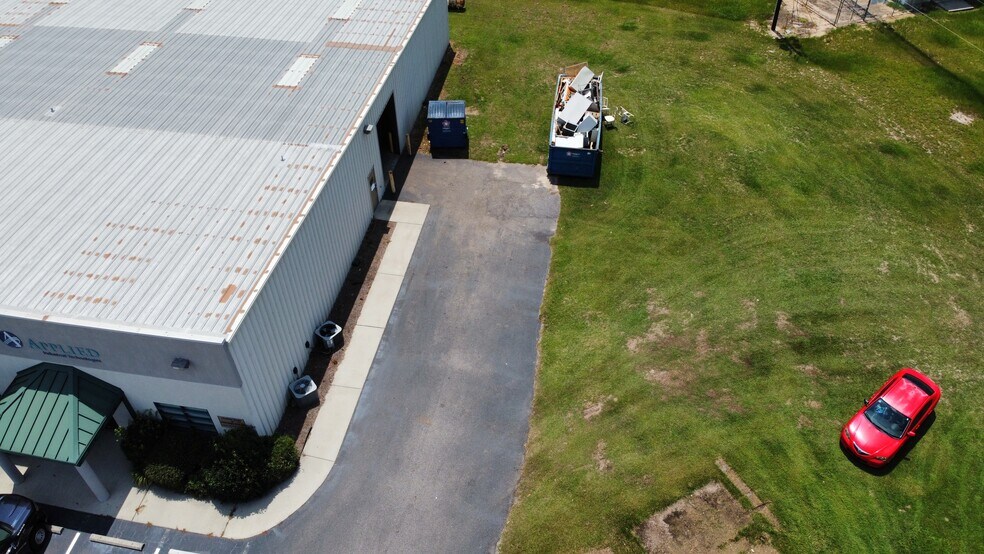 More Photos Of 499 Jessen Ln, Charleston Industrial For Lease