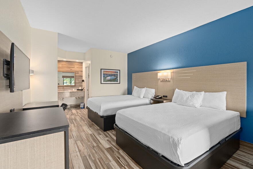 More Photos Of 3956 W Colonial Dr, Orlando Hotel For Sale