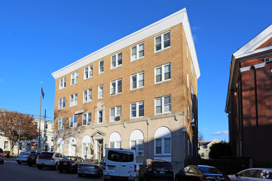 Primary Photo Of 1-7 Veterans Sq, Media Apartments For Lease