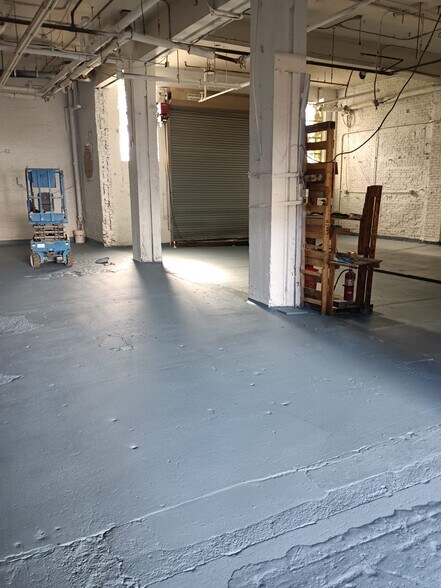 More Photos Of 6103 Strickland Ave, Brooklyn Warehouse For Lease