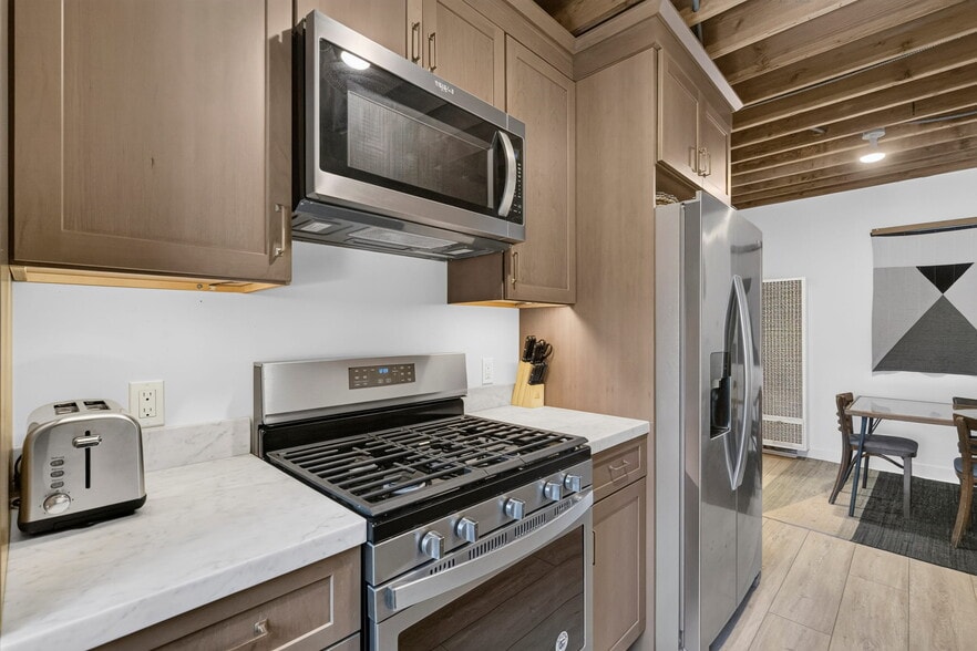 More Photos Of 22357 Pacific Coast Hwy, Malibu Apartments For Sale