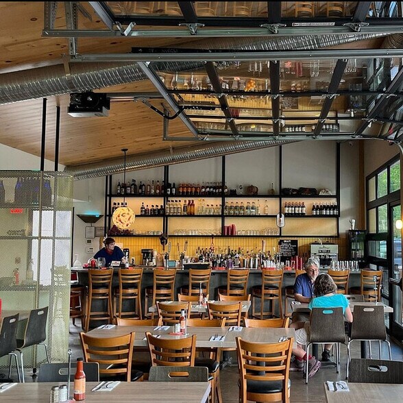 More Photos Of 261 Tinker St, Woodstock Restaurant For Sale