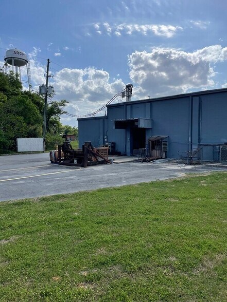 More Photos Of 12859-12871 SW Sr-45, Archer Supermarket For Sale