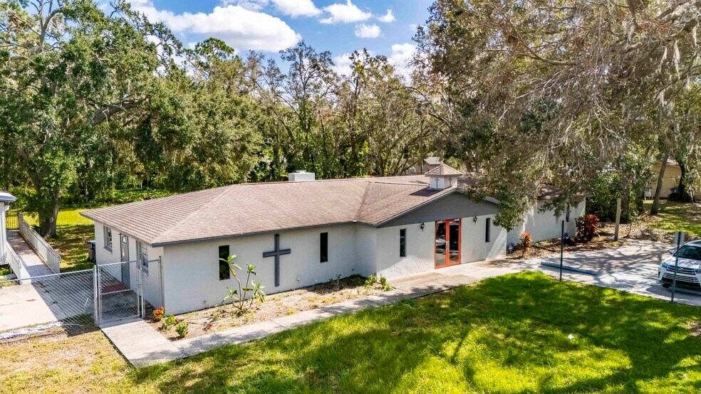 More Photos Of 3001 S Kings Ave, Brandon Religious Facility For Sale