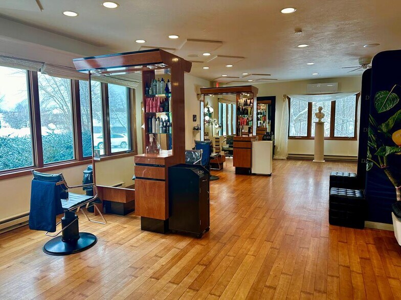More Photos Of 7828 Highway 42, Egg Harbor Storefront For Sale