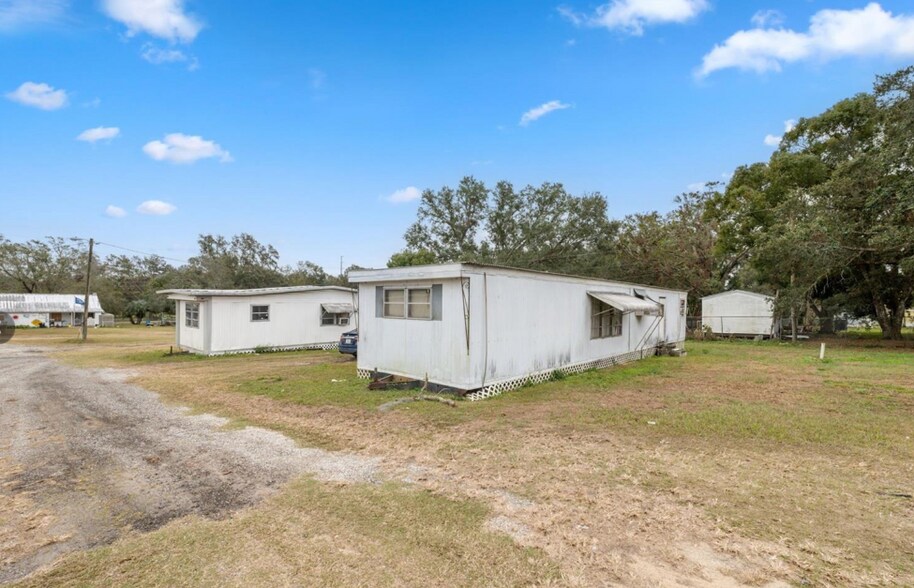 More Photos Of 6831 Wire Rd, Zephyrhills Manufactured Housing Mobile Home Park For Sale