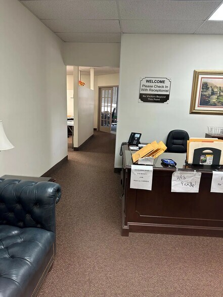 More Photos Of 11 Dundar Rd, Springfield Office For Lease