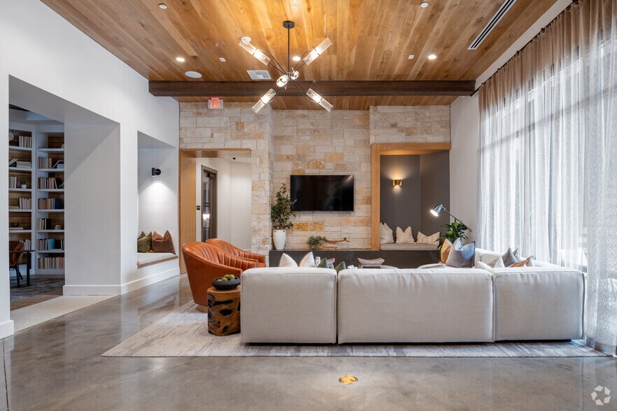 More Photos Of 5100 Bolm Rd, Austin Apartments For Lease