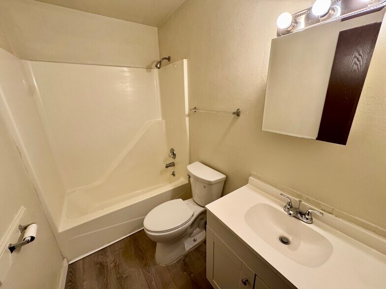 More Photos Of 901 S 74th St, Belleville Apartments For Sale