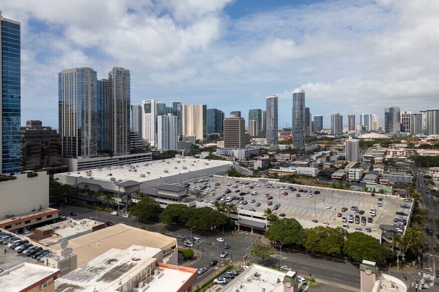 More Photos Of 700 Keeaumoku St, Honolulu Freestanding For Lease