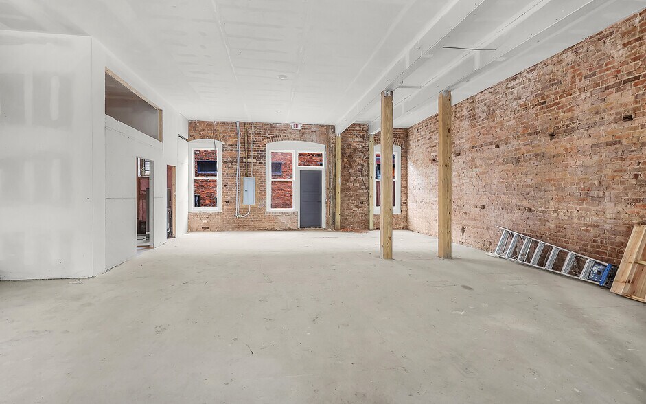 More Photos Of 351 Martin Luther King Jr Blvd, Savannah Storefront Retail Residential For Lease