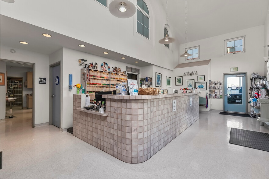 More Photos Of 1964-1968 Sunset Cliffs Blvd, San Diego Medical For Sale