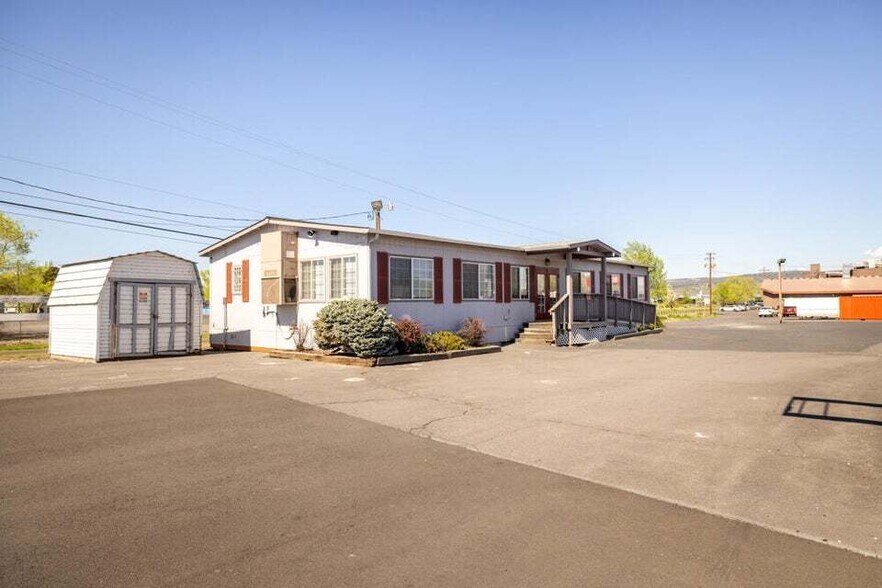 More Photos Of 3350 S 6th St, Klamath Falls Auto Dealership For Sale