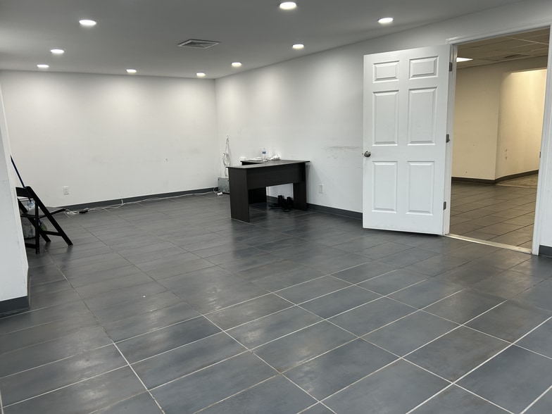 More Photos Of 267-275 Coit St, Irvington Warehouse For Lease