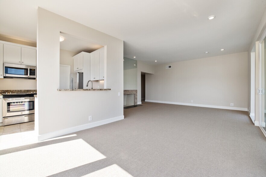 More Photos Of 2002 Paradise Dr, Tiburon Apartments For Sale