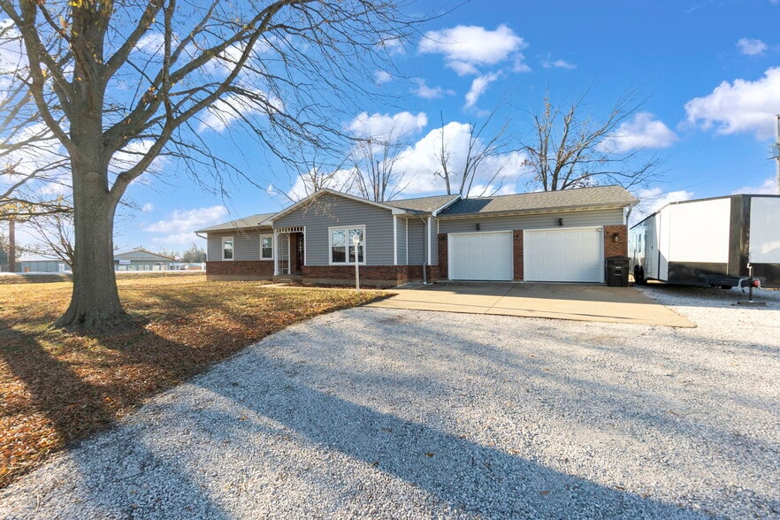 More Photos Of 1512 Old St Marys Rd, Perryville Flex For Sale