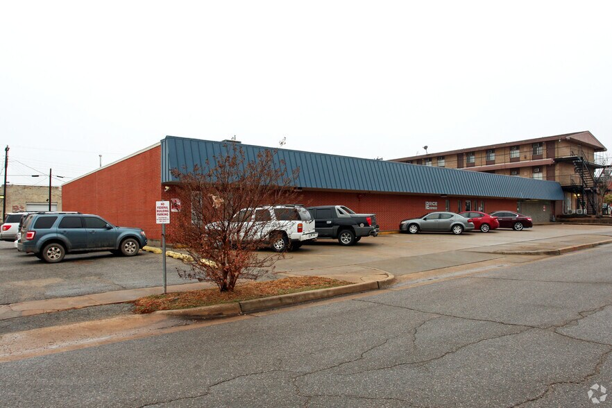 More Photos Of 416-418 NW 8th St, Oklahoma City Office For Sale