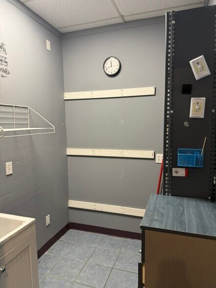 More Photos Of 55 Sound Ave, Mattituck General Retail For Lease