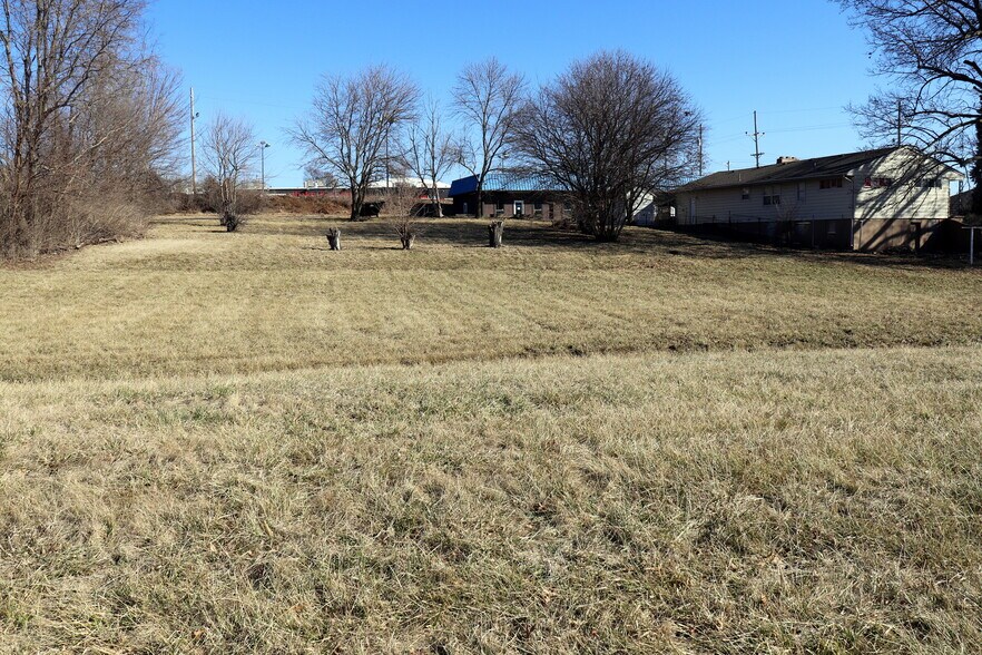 More Photos Of 12816 E 47th St S, Independence General Retail For Sale