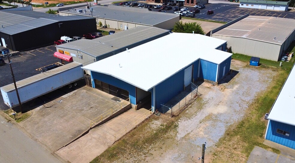 Primary Photo Of 1008 S Clayton St, Springdale Warehouse For Lease