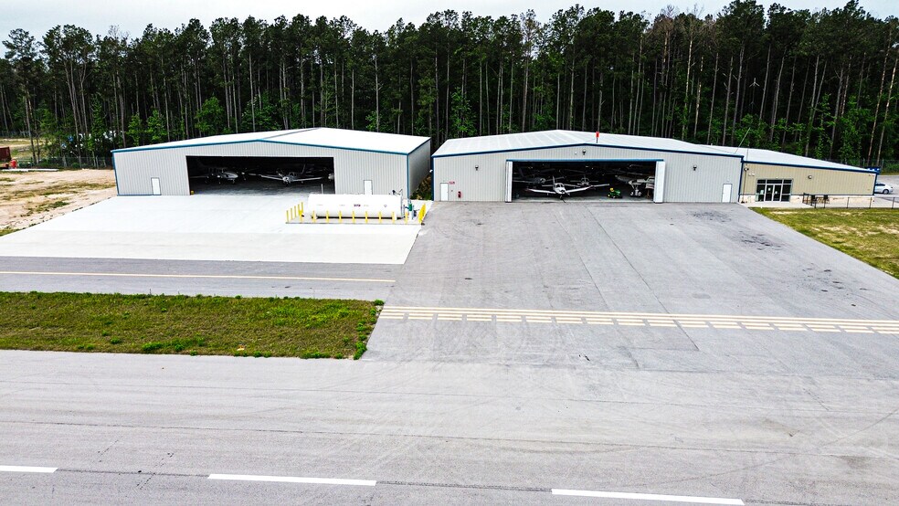More Photos Of 15900 Schank Rd, Conroe Airport For Sale