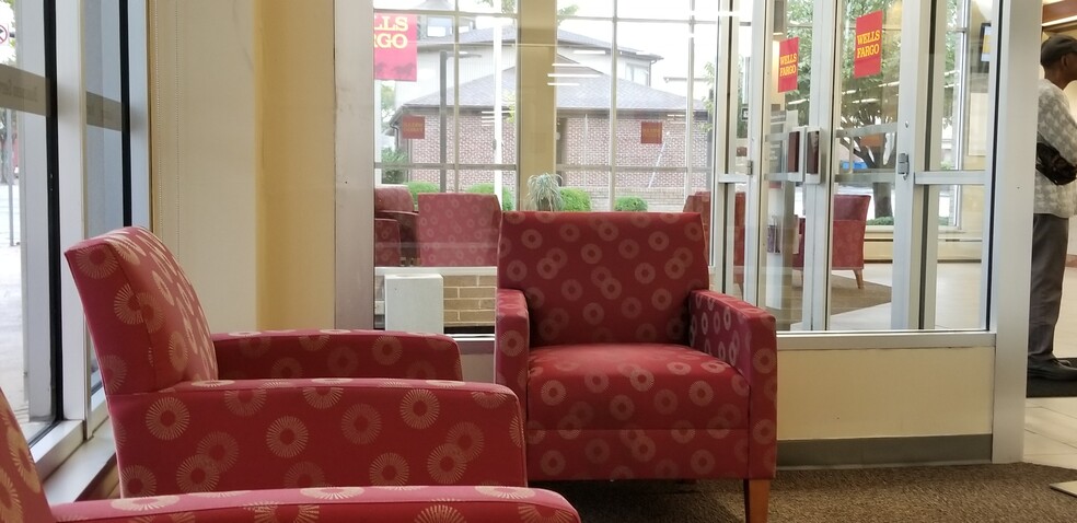 More Photos Of 415 E High St, Pottstown Storefront Retail Office For Lease