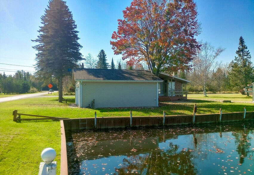 More Photos Of 752 W Faith St, Spruce Flex For Sale