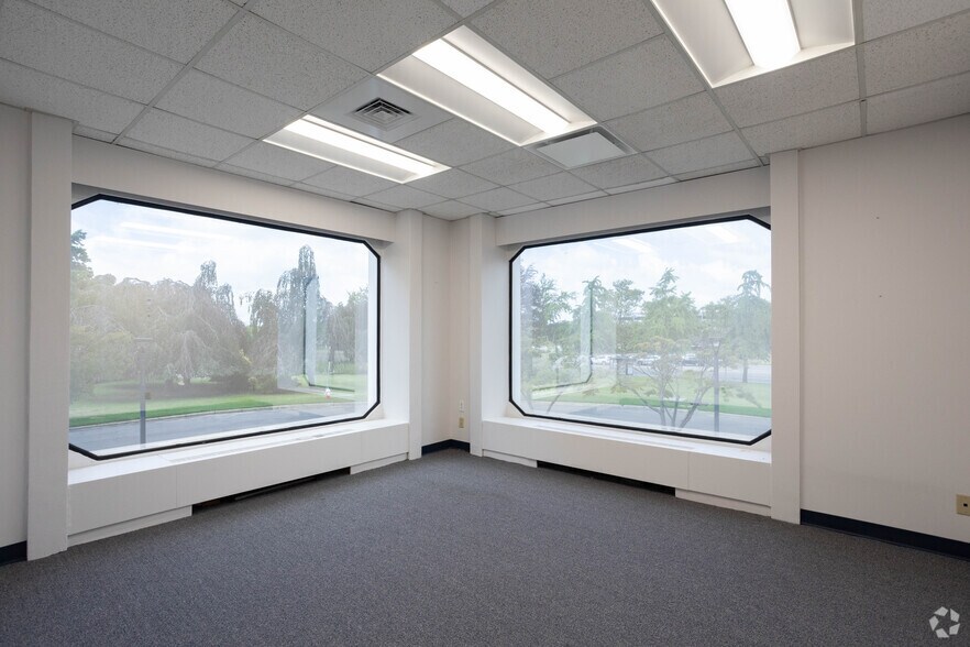 More Photos Of 1 Huntington Quadrangle, Melville Office For Lease