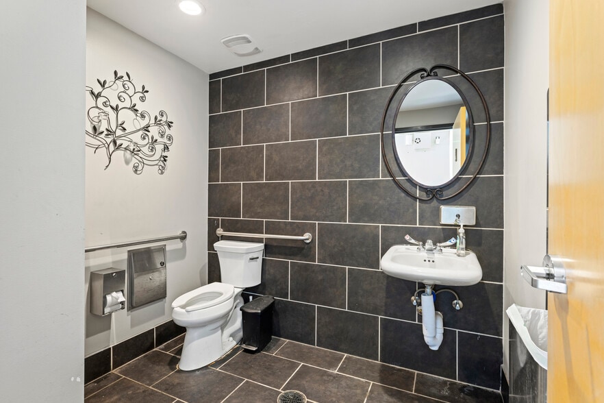 More Photos Of 516 Friendship Ln, Fredericksburg Carwash For Sale