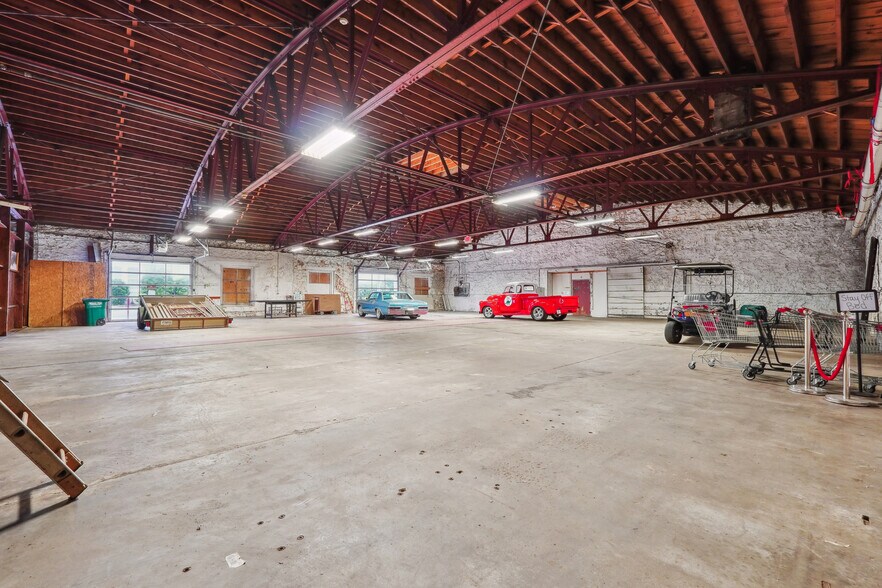 More Photos Of 1186 Clark St, Covington Freestanding For Lease