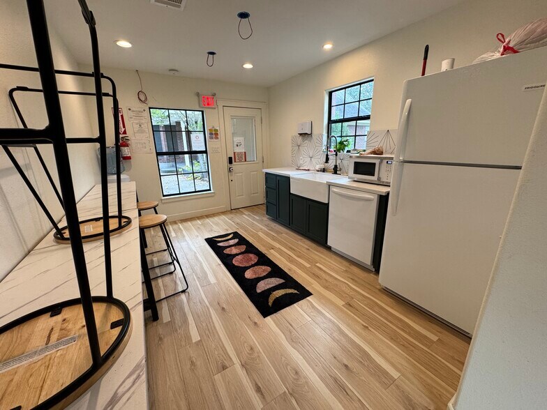 More Photos Of 8911 West Ln, Magnolia Office For Sale