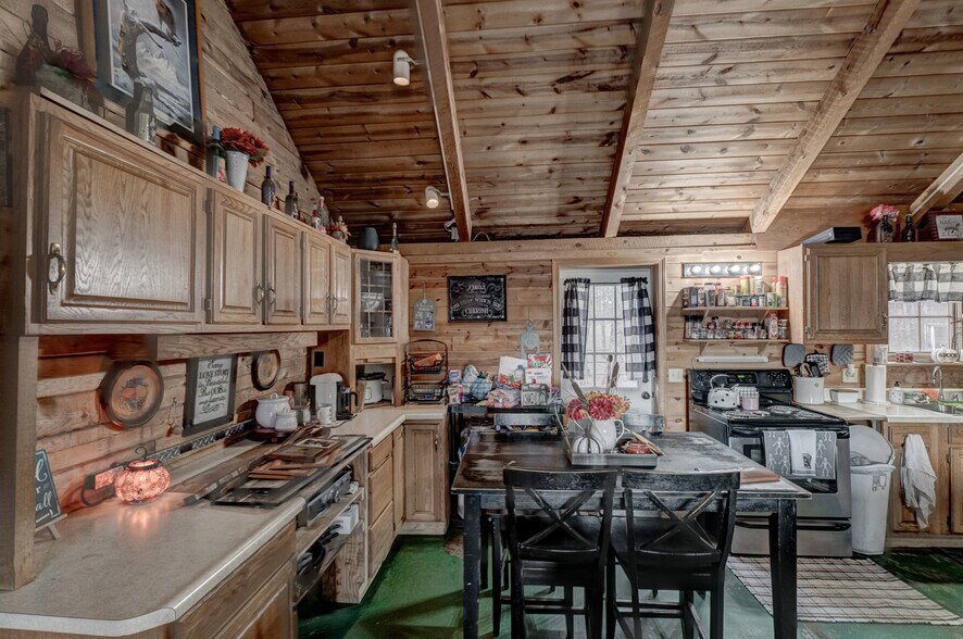 More Photos Of 1116 N 5th St, Custer Trailer Camper Park For Sale