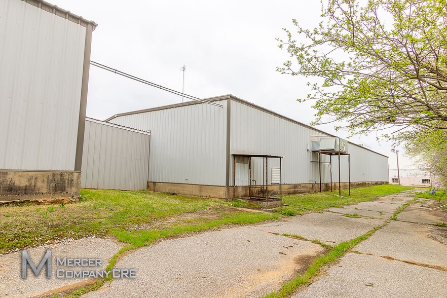 More Photos Of 340 S Eckroat St, Oklahoma City Unknown For Lease