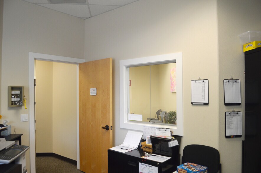 More Photos Of 160 Wikiup Dr, Santa Rosa Office For Lease