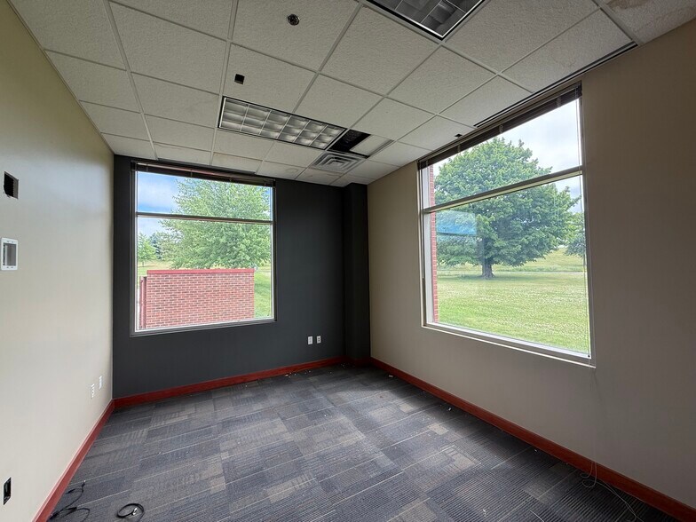 More Photos Of 2303 Jones Blvd, Coralville Office For Lease