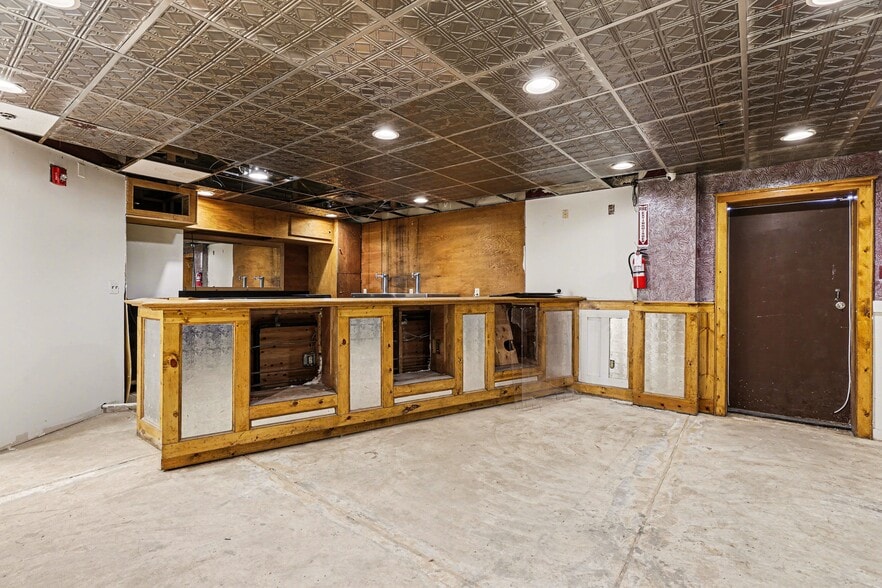 More Photos Of 171 Lawrence St, Central City Storefront For Sale