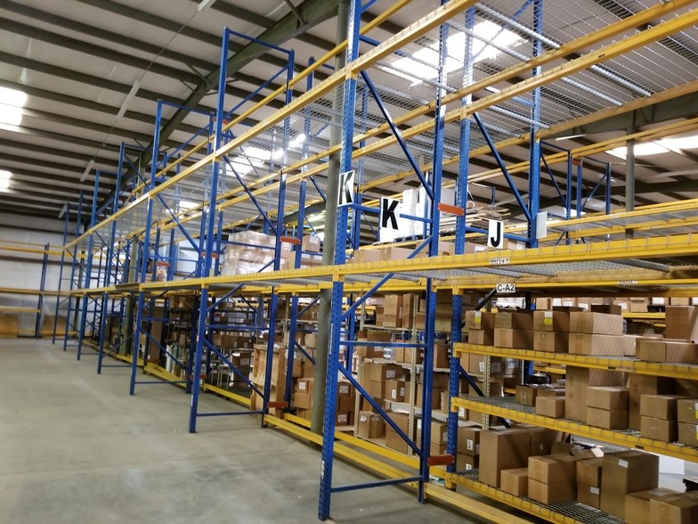 More Photos Of 1543 Columbia Ave, Franklin Warehouse For Lease
