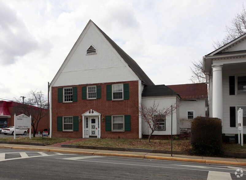 More Photos Of 27 S Royal Ave, Front Royal Medical For Lease