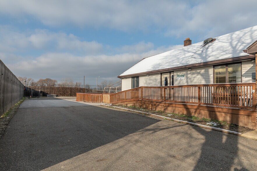 More Photos Of 7224 Center St, Mentor Restaurant For Sale