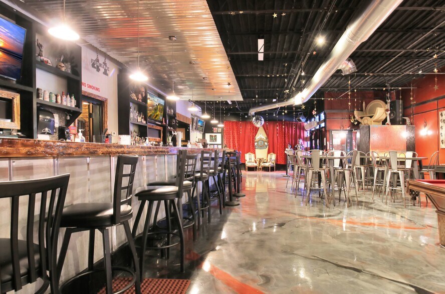 More Photos Of 7716 N Main St, Jonesboro Freestanding For Sale