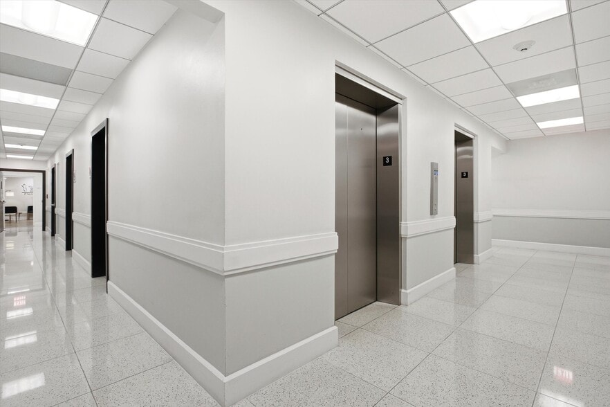 More Photos Of 7300-7330 SW 62nd Pl, South Miami Medical For Sale