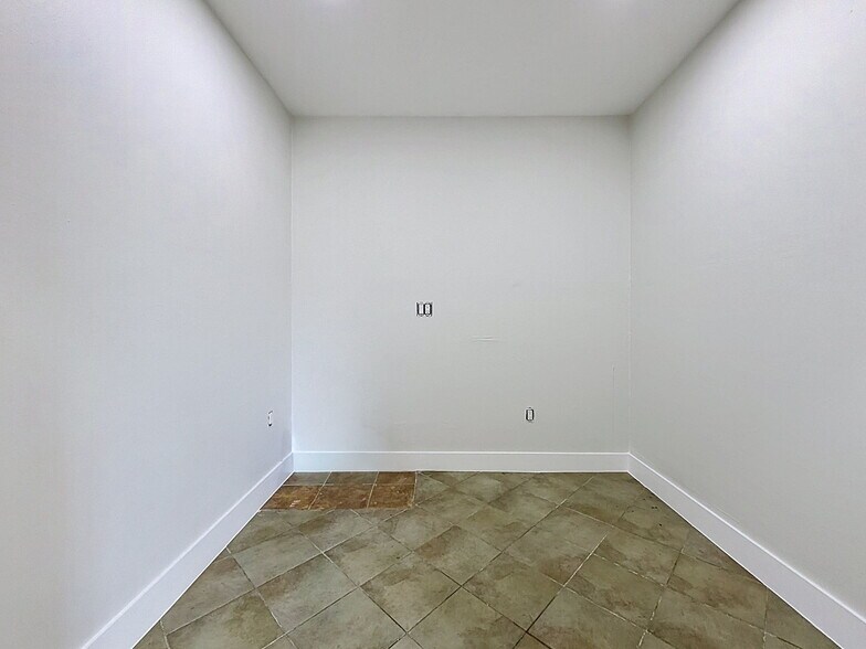 More Photos Of 13414 US Highway 19, Hudson Showroom For Lease