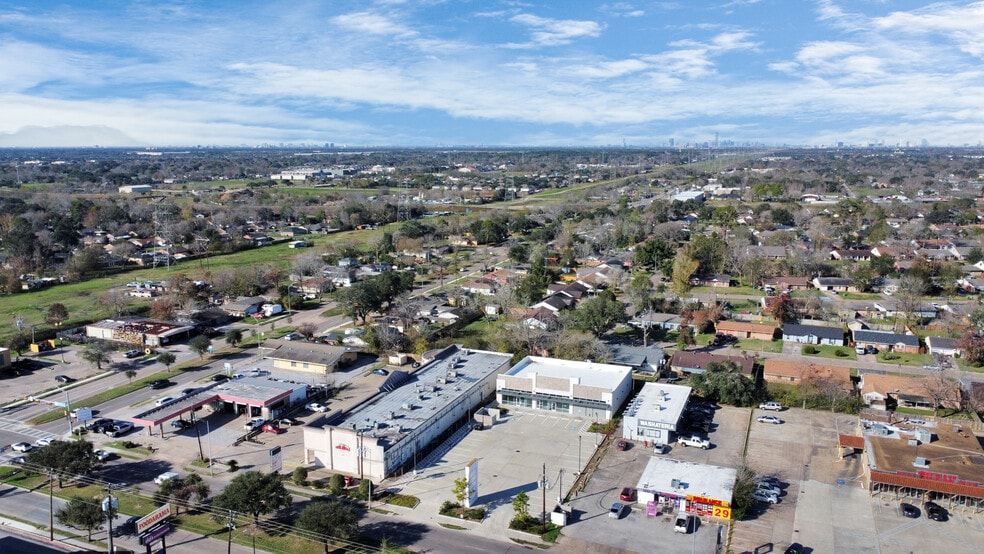 More Photos Of 4430 W Fuqua St, Houston Storefront For Lease