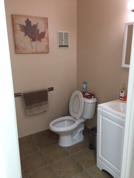 More Photos Of 7525-7547 W 24th Ave, Hialeah Industrial For Lease