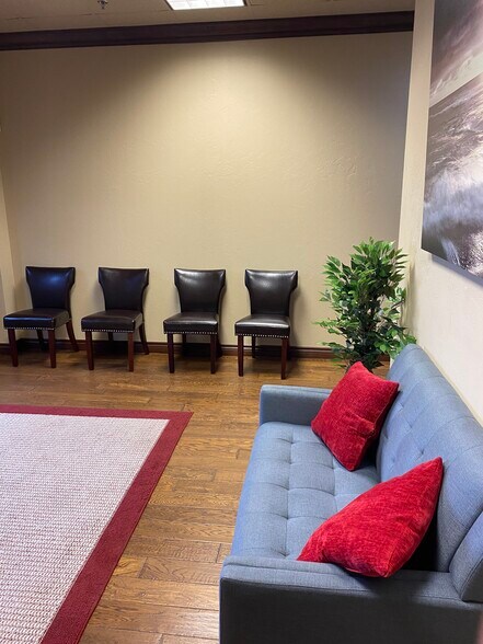 More Photos Of 307 E Danforth Rd, Edmond Office Residential For Sale